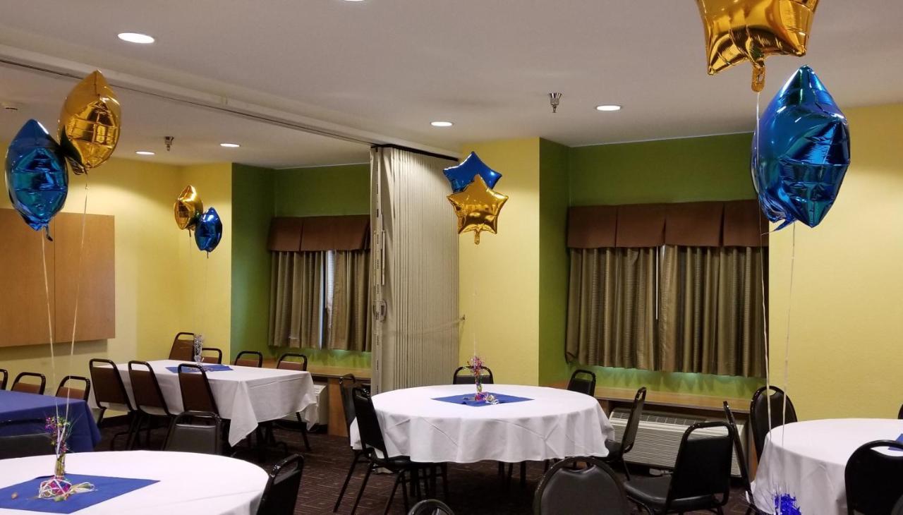 德尔弗斯温德姆麦克罗特套房酒店 Delphos 外观 照片